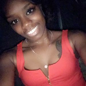 Meet your Posher, Candisha